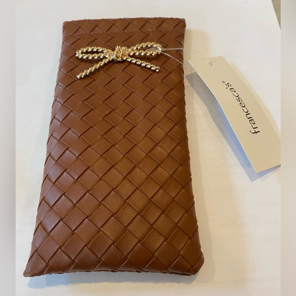 Francesca’s collections chestnut brown woven glasses sunglasses storage case